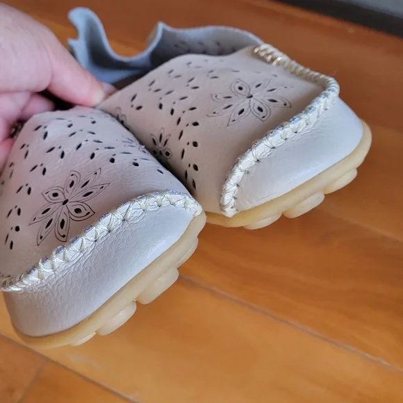 Flats Casual Loafers Classic Leather Women's Casual Beige EUR 37 Rubber Sole - Picture 6 of 11